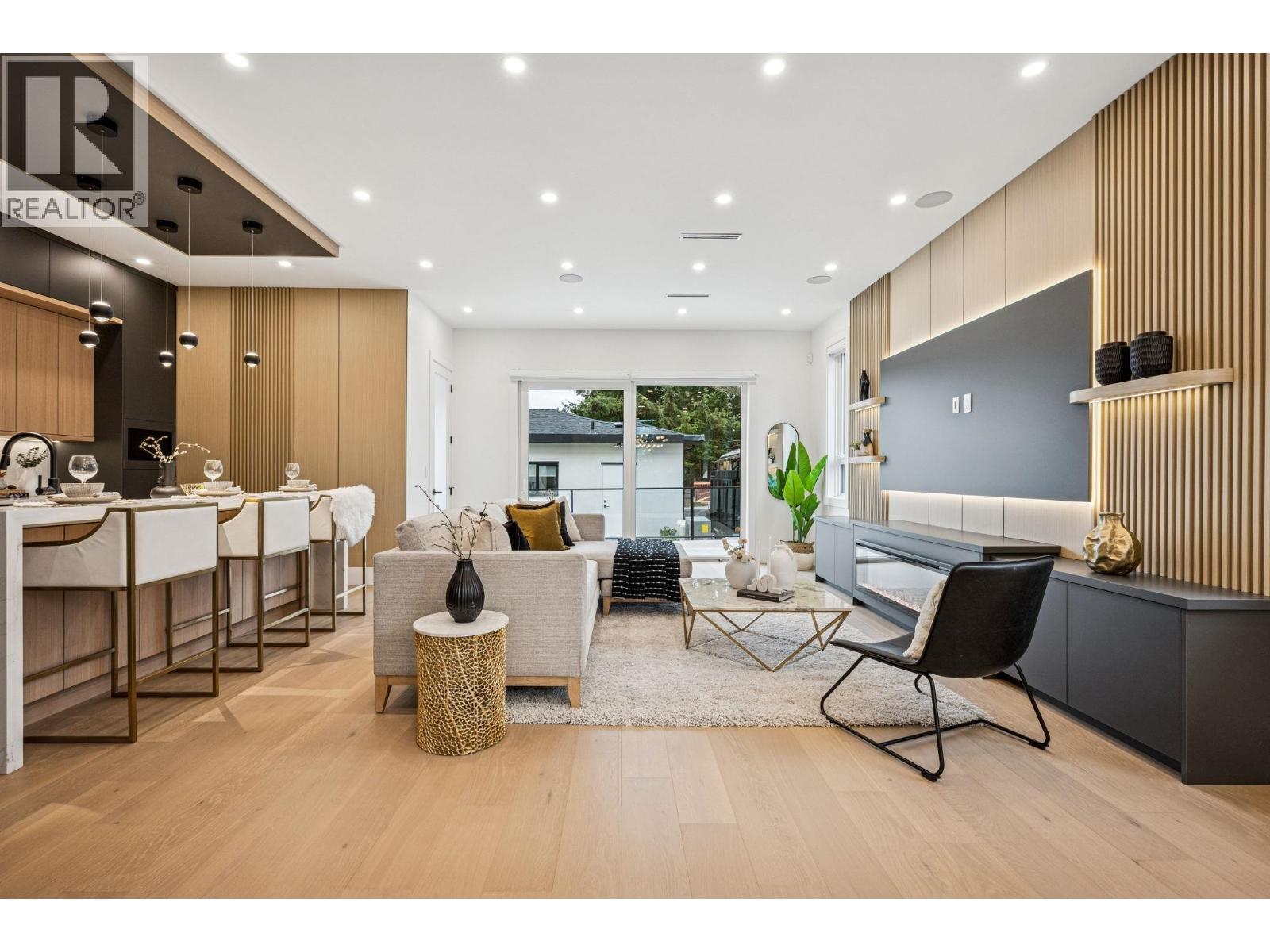 1 6362 Curtis Street, Burnaby, British Columbia  V5B 2A5 - Photo 3 - R3092600