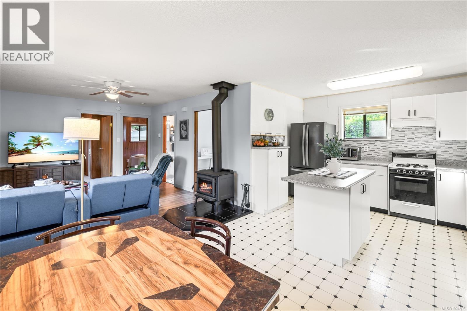 1502 Memory Lane, Qualicum Beach, British Columbia V9K 2A9 - Photo 3 - 1024806