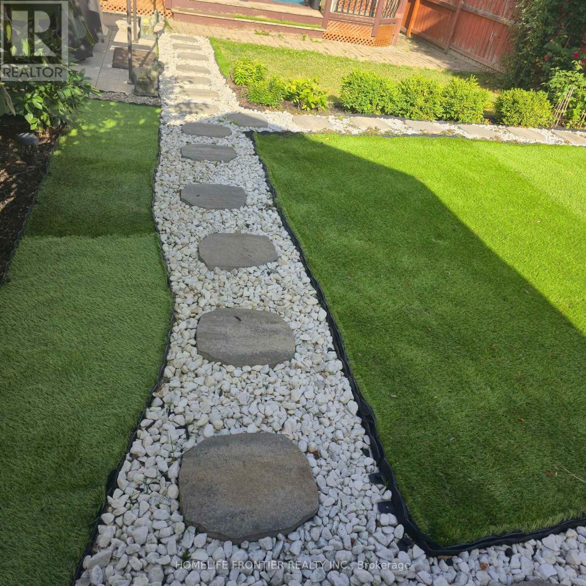 65 West Park Avenue, Bradford West Gwillimbury, Ontario  L3Z 0A7 - Photo 32 - N12777812