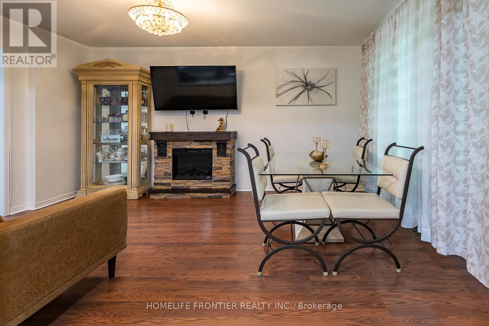 65 West Park Avenue, Bradford West Gwillimbury, Ontario  L3Z 0A7 - Photo 8 - N12777812