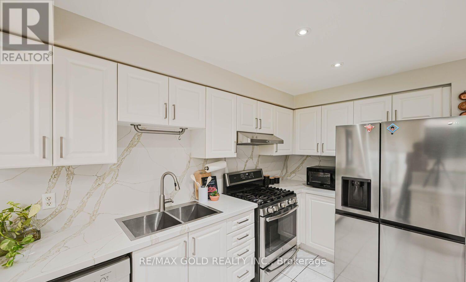 44 Ribbon Drive, Brampton, Ontario  L6R 2C5 - Photo 15 - W12811716