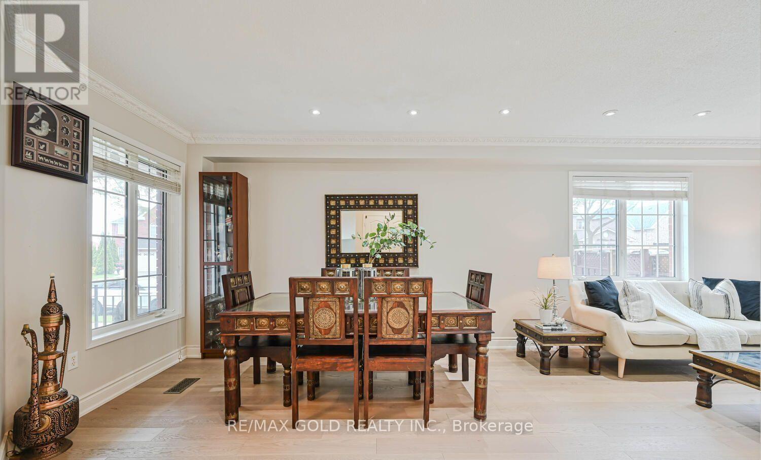 44 Ribbon Drive, Brampton, Ontario  L6R 2C5 - Photo 8 - W12811716