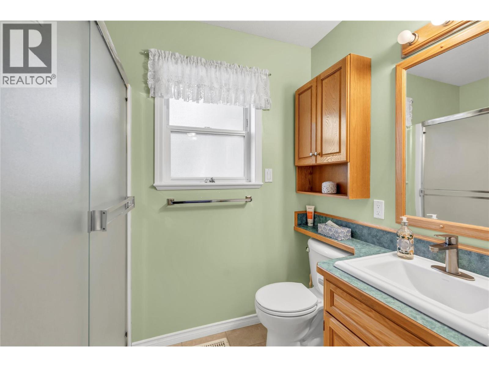 22577 Garnet Valley Road Summerland Photo 20