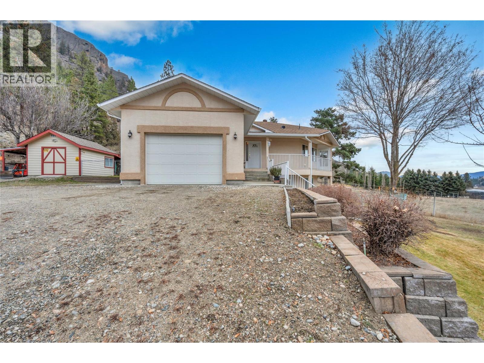 22577 Garnet Valley Road Summerland Photo 38