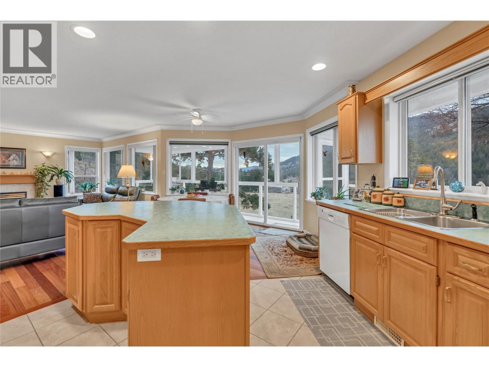 22577 Garnet Valley Road Summerland Photo 13 22577 Garnet Valley Road Summerland Photo 13