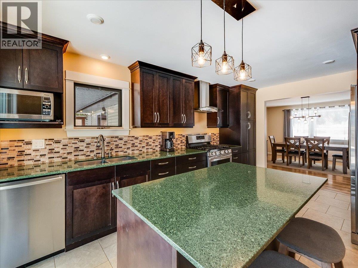 2329 5th Avenue, Castlegar, British Columbia  V1N 2T6 - Photo 10 - 10376782