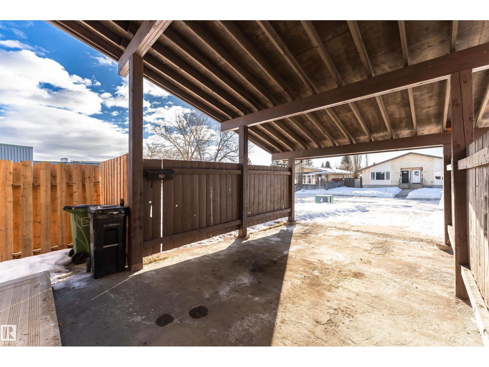 8660 27 Av Nw, Edmonton, Alberta T6K 2X4 - Photo 2 - E4470235