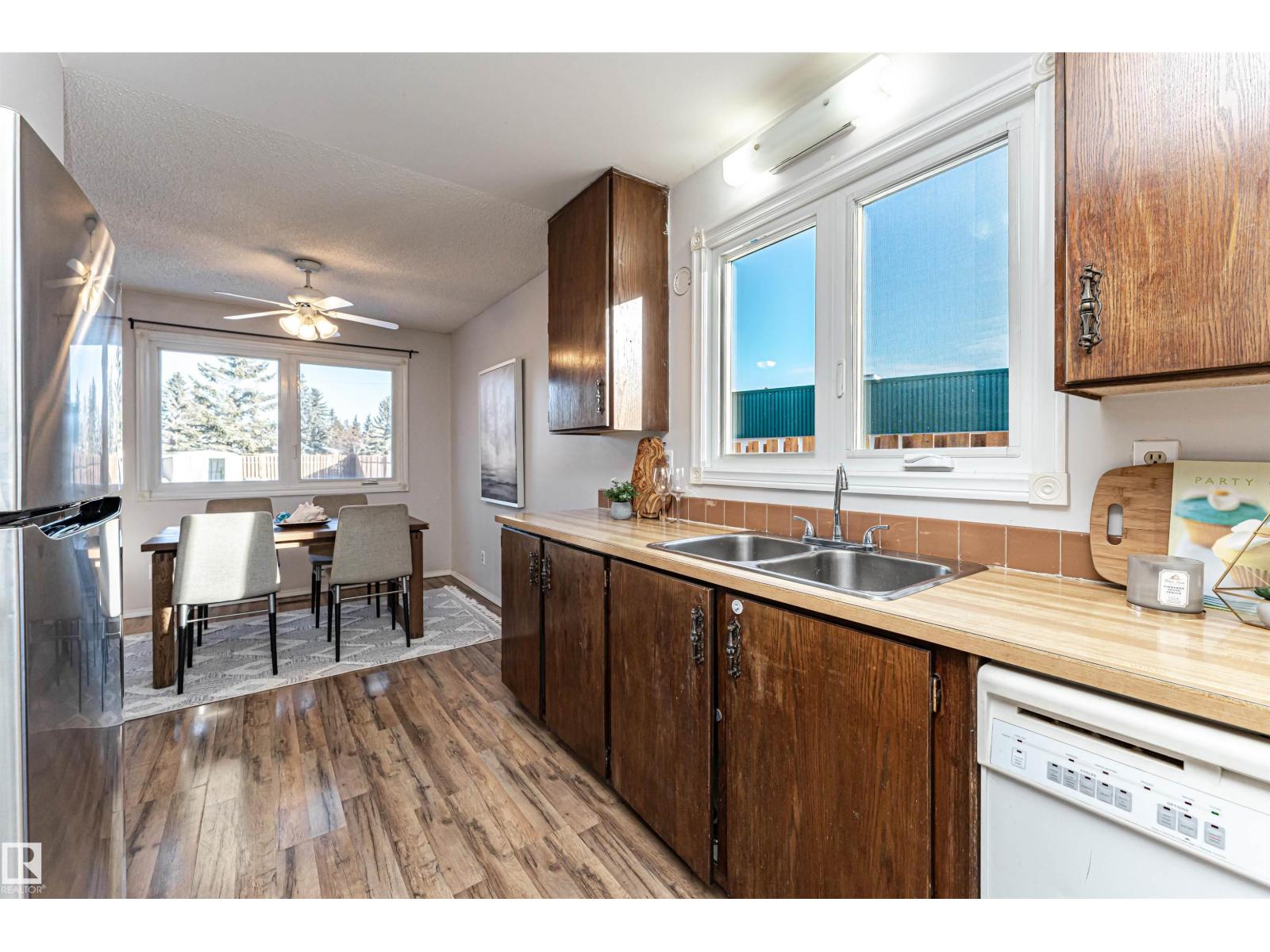 8660 27 Av Nw, Edmonton, Alberta T6K 2X4 - Photo 9 - E4470235