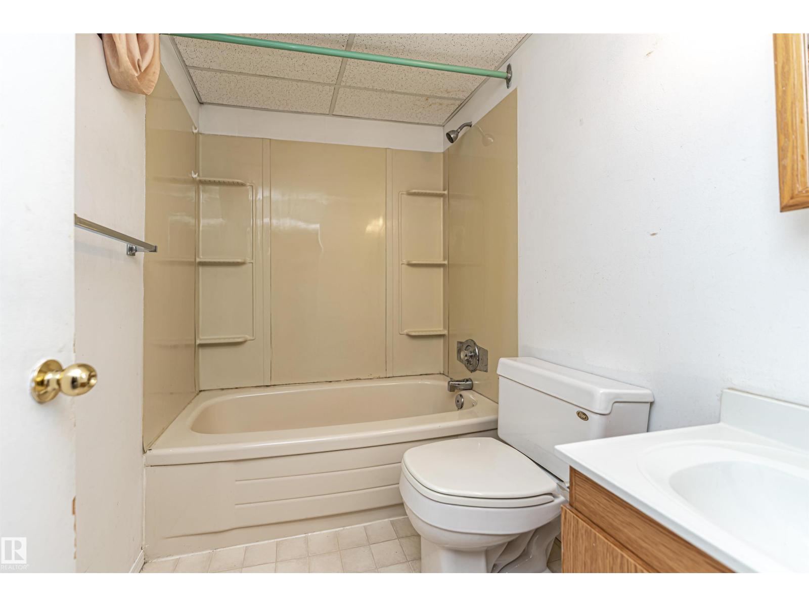 8660 27 Av Nw, Edmonton, Alberta T6K 2X4 - Photo 37 - E4470235