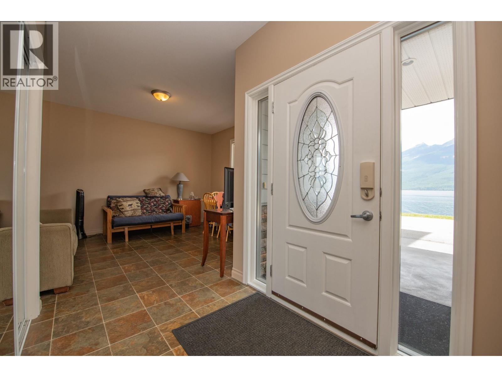 1710 6 Highway, Nakusp, British Columbia  V0G 1R1 - Photo 34 - 10357882