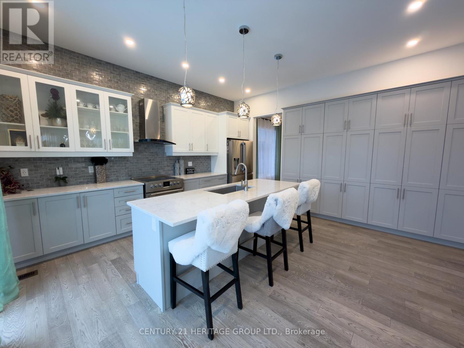 24 Alf Neely Way, Newmarket, Ontario  L3Y 0C6 - Photo 5 - N12813536