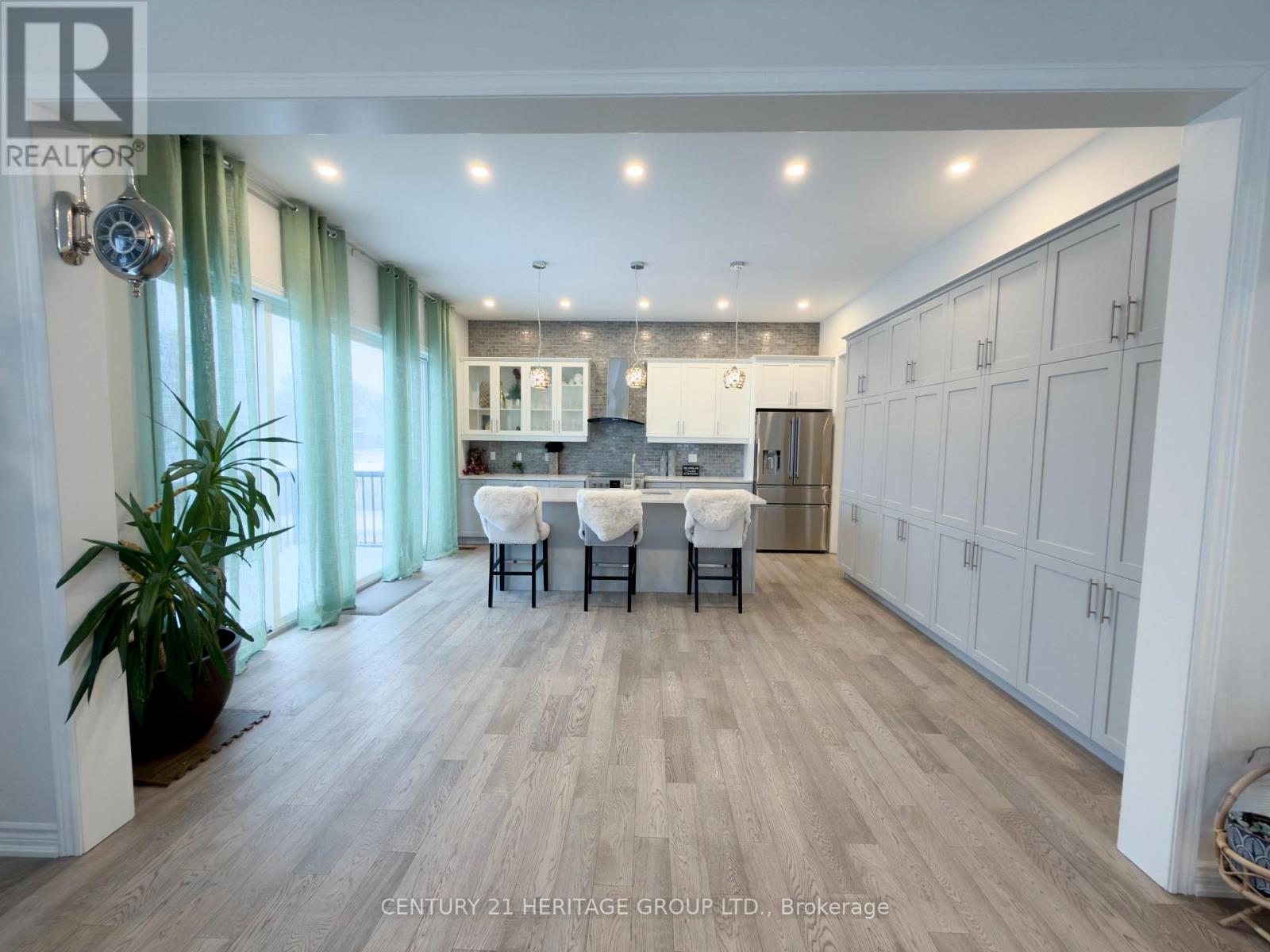 24 Alf Neely Way, Newmarket, Ontario  L3Y 0C6 - Photo 6 - N12813536