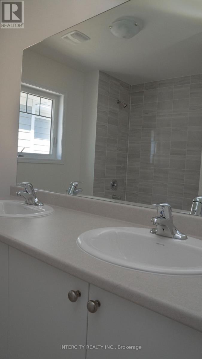 88 Sandhill Crane Drive, Wasaga Beach, Ontario  L9Z 0K4 - Photo 13 - S12813564