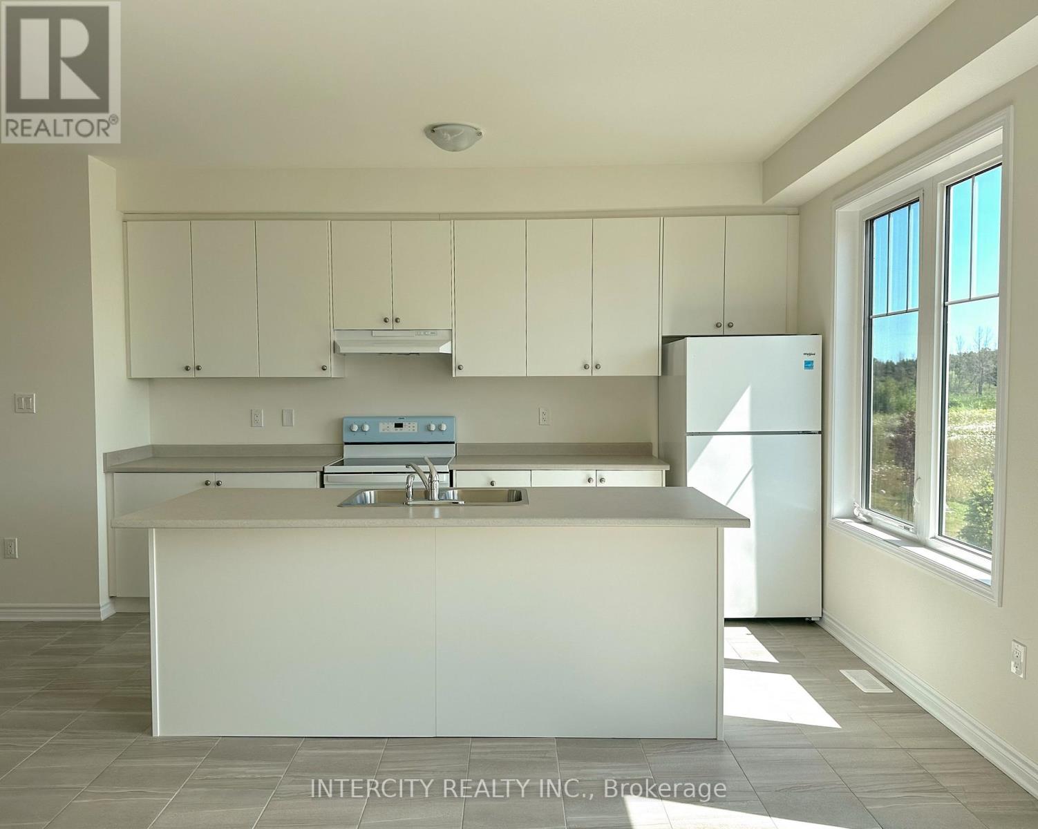 88 Sandhill Crane Drive, Wasaga Beach, Ontario  L9Z 0K4 - Photo 4 - S12813564