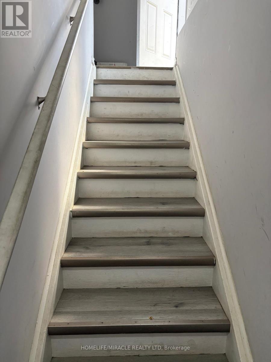 Bsmt Unit - 17 Divers Road, Brampton, Ontario  L7A 5C8 - Photo 2 - W12813548