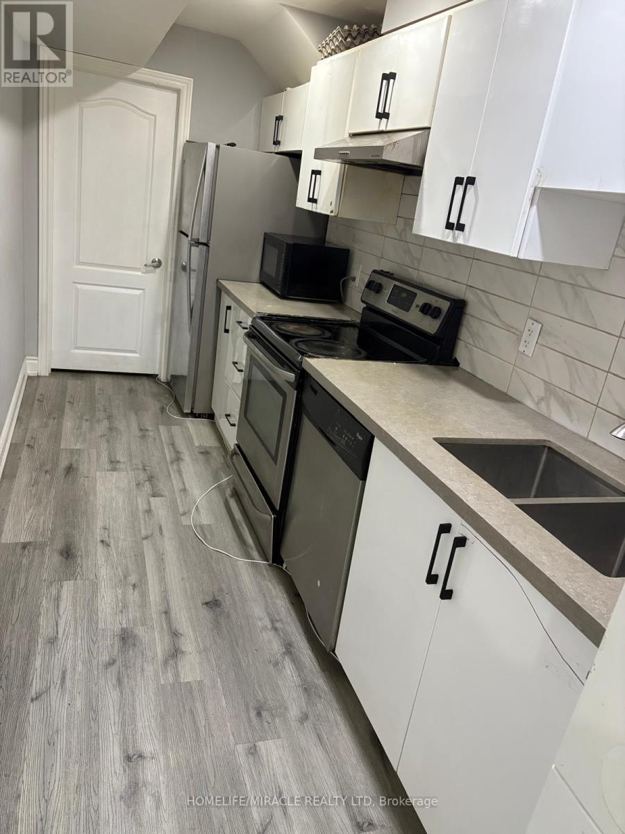 Bsmt Unit - 17 Divers Road, Brampton, Ontario  L7A 5C8 - Photo 6 - W12813548