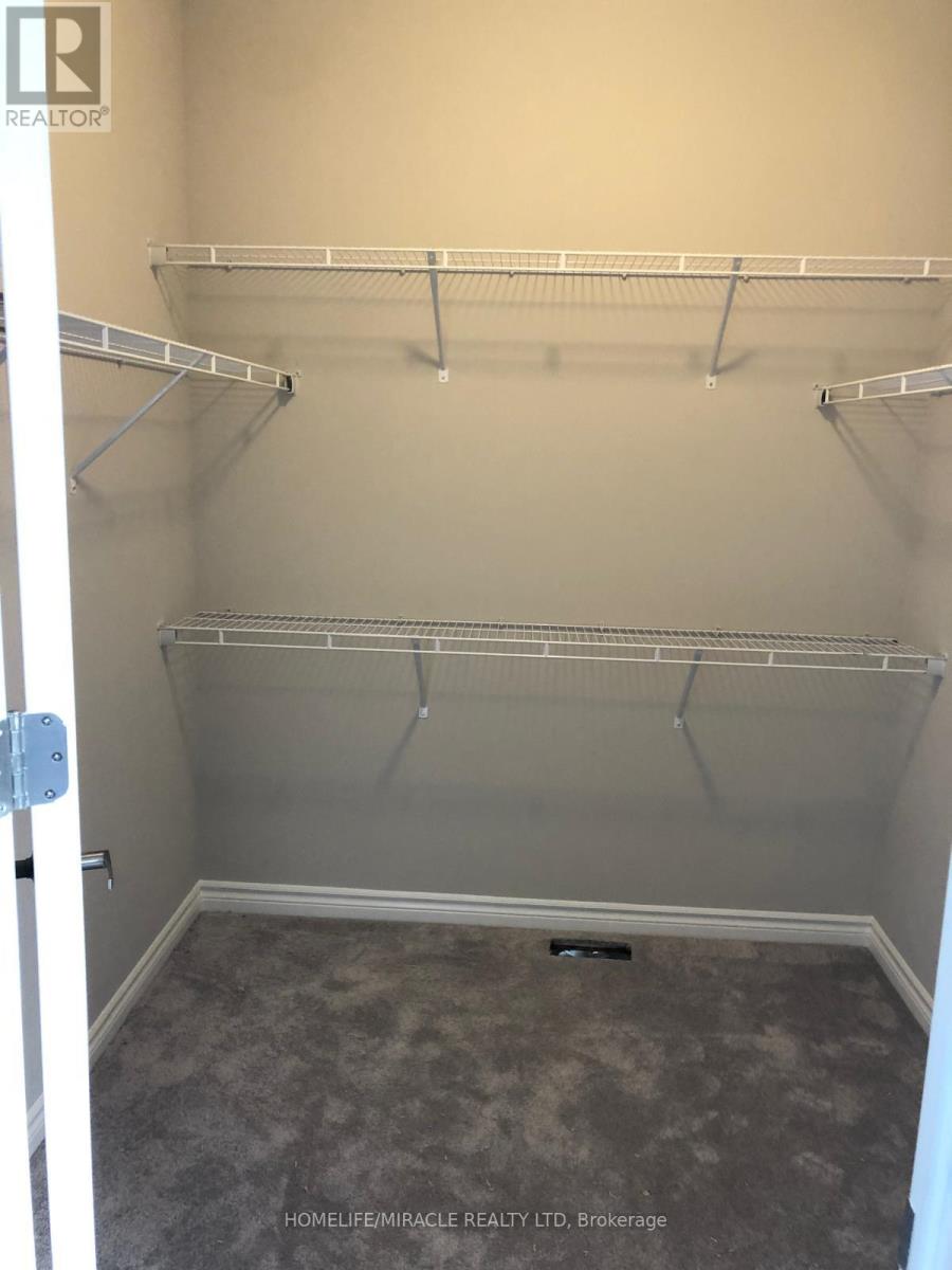 Main Floor - 17 Divers Road S, Brampton, Ontario  L7A 5C8 - Photo 12 - W12813554