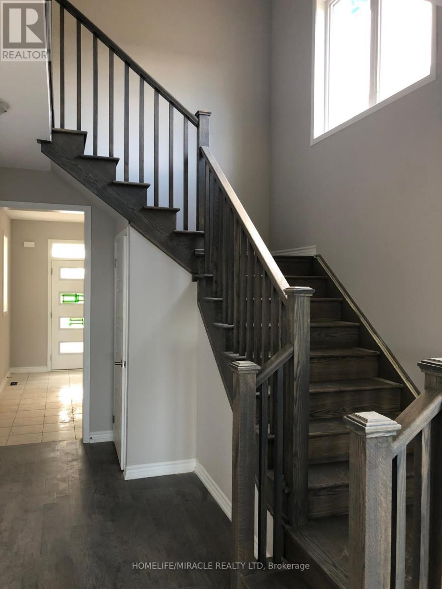 Main Floor - 17 Divers Road S, Brampton, Ontario  L7A 5C8 - Photo 6 - W12813554