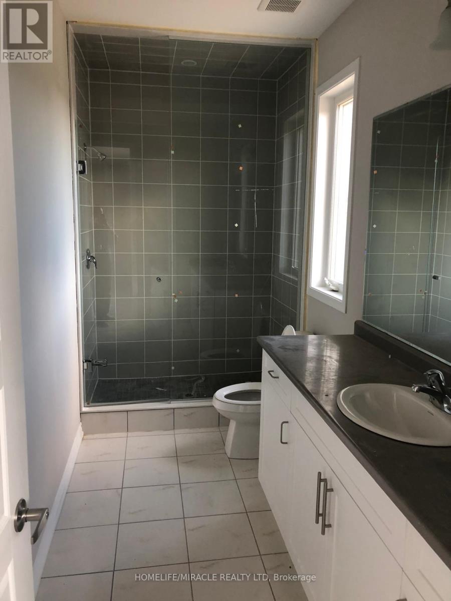 Main Floor - 17 Divers Road S, Brampton, Ontario  L7A 5C8 - Photo 8 - W12813554