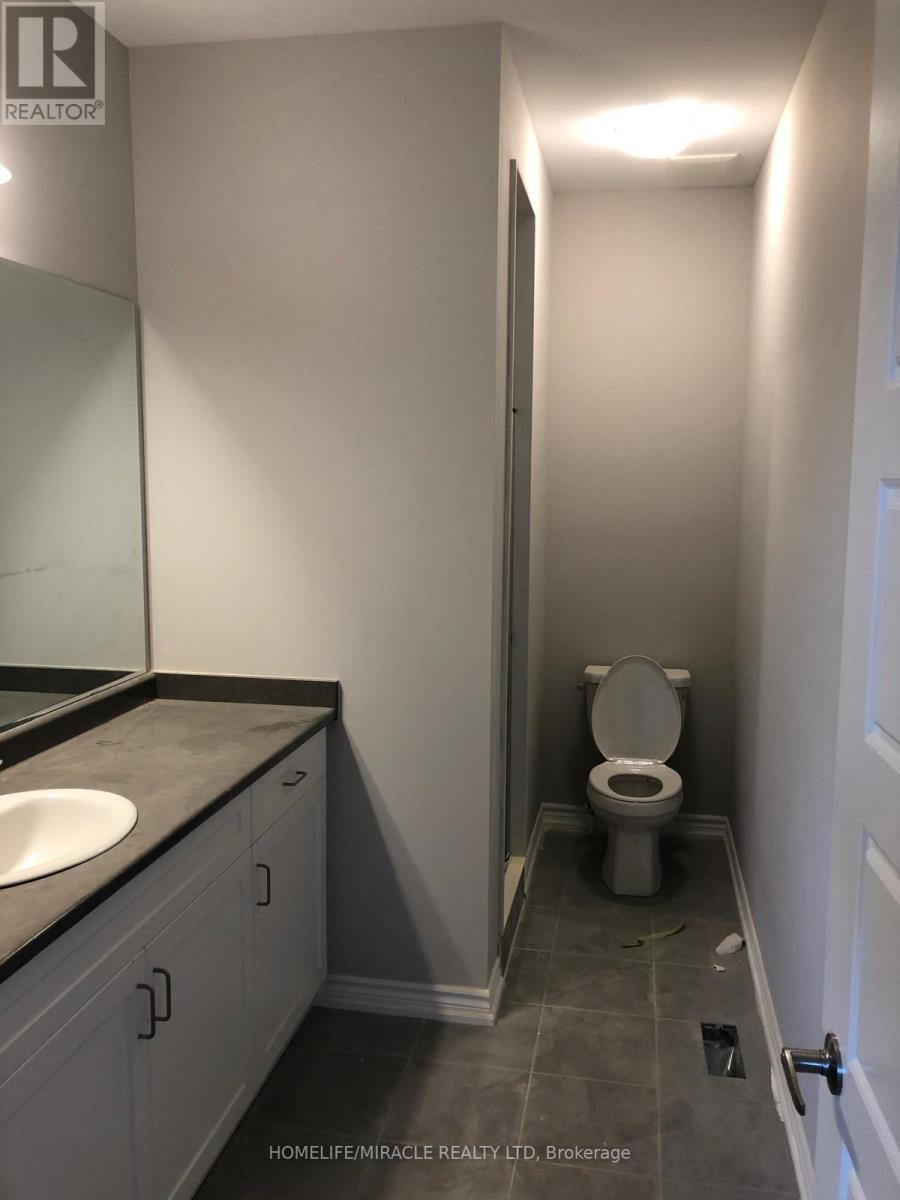 Main Floor - 17 Divers Road S, Brampton, Ontario  L7A 5C8 - Photo 9 - W12813554