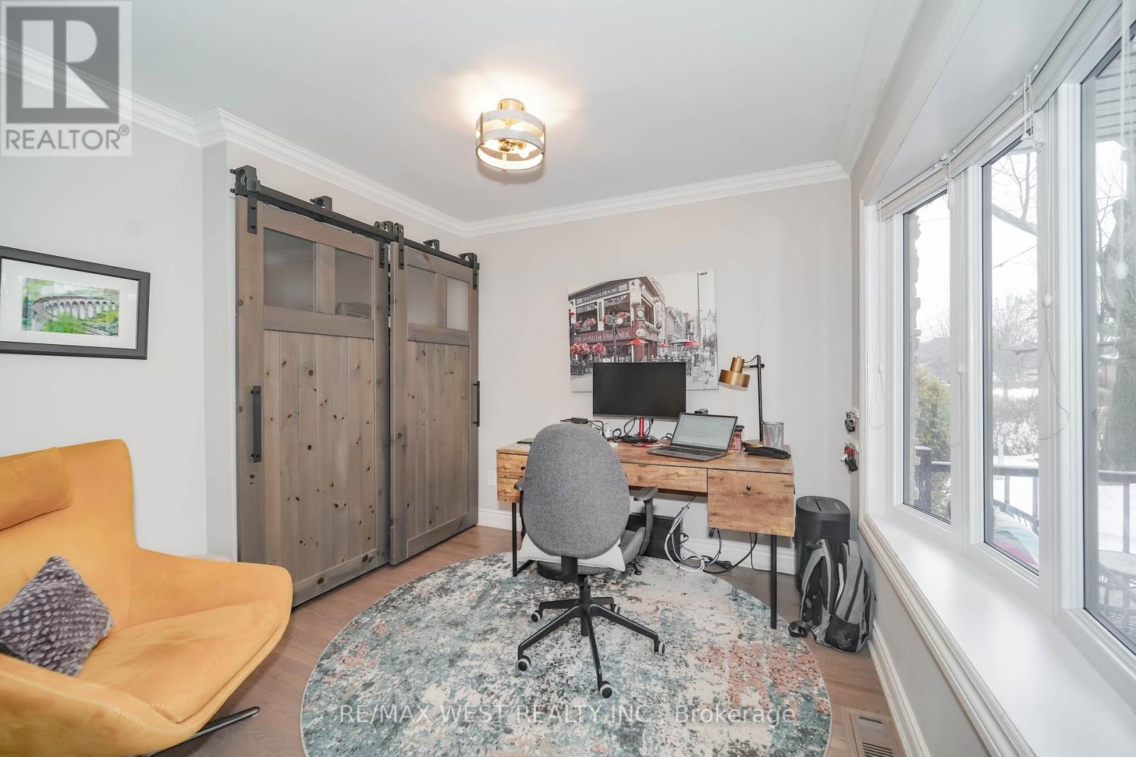 892 Sixth Street, Mississauga, Ontario  L5E 1N6 - Photo 3 - W12813570