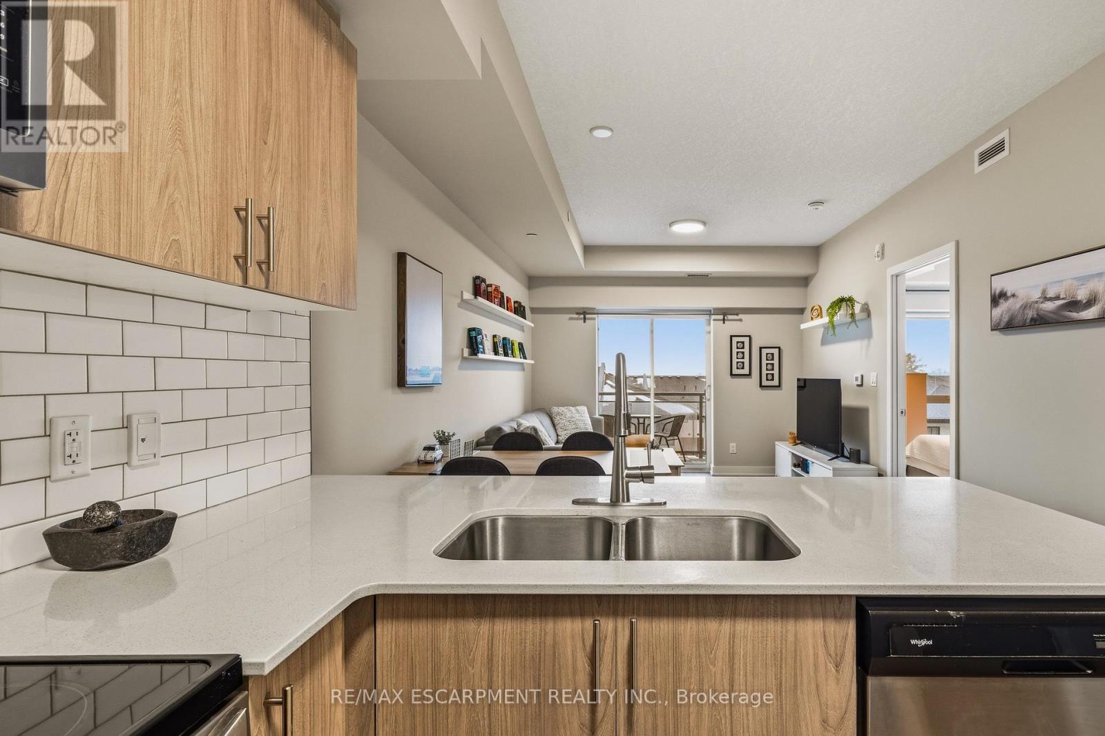 413 - 16 Markle Crescent, Hamilton, Ontario  L9G 0H4 - Photo 10 - X12813568