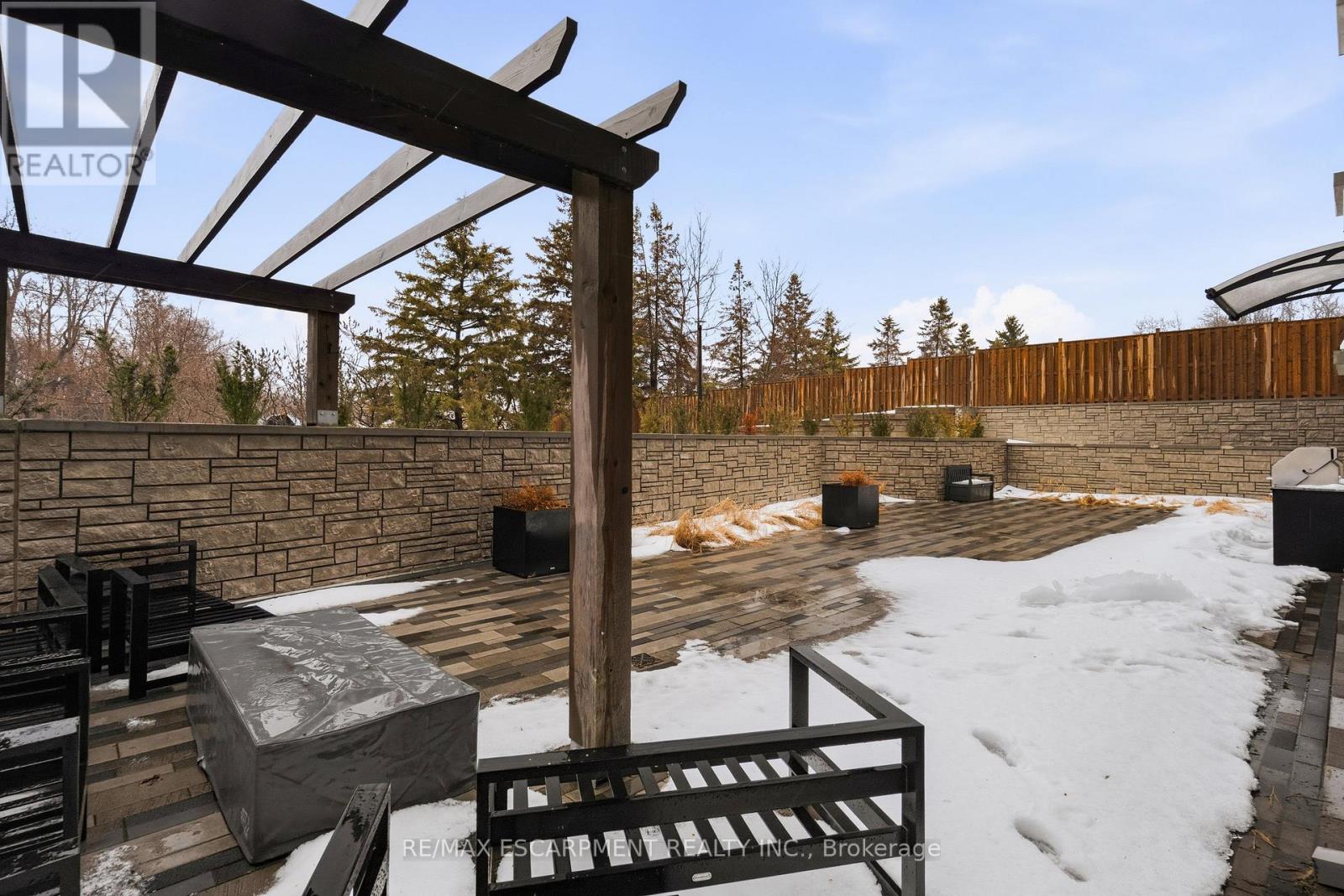 413 - 16 Markle Crescent, Hamilton, Ontario  L9G 0H4 - Photo 38 - X12813568