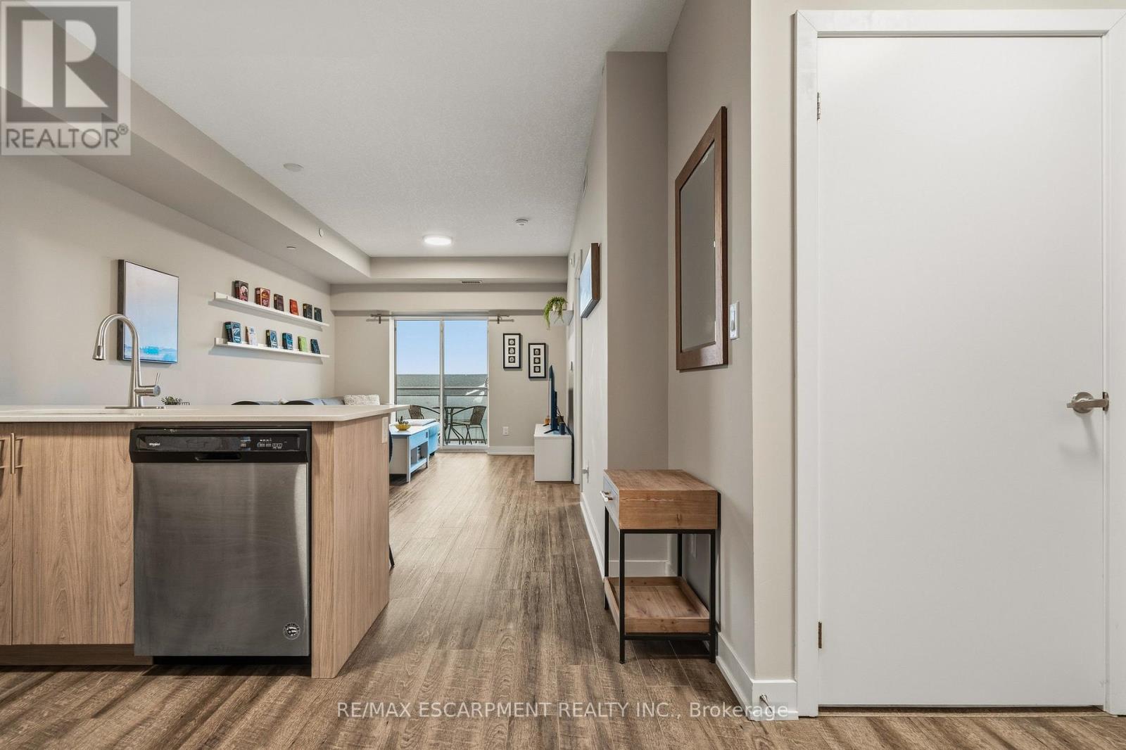 413 - 16 Markle Crescent, Hamilton, Ontario  L9G 0H4 - Photo 6 - X12813568