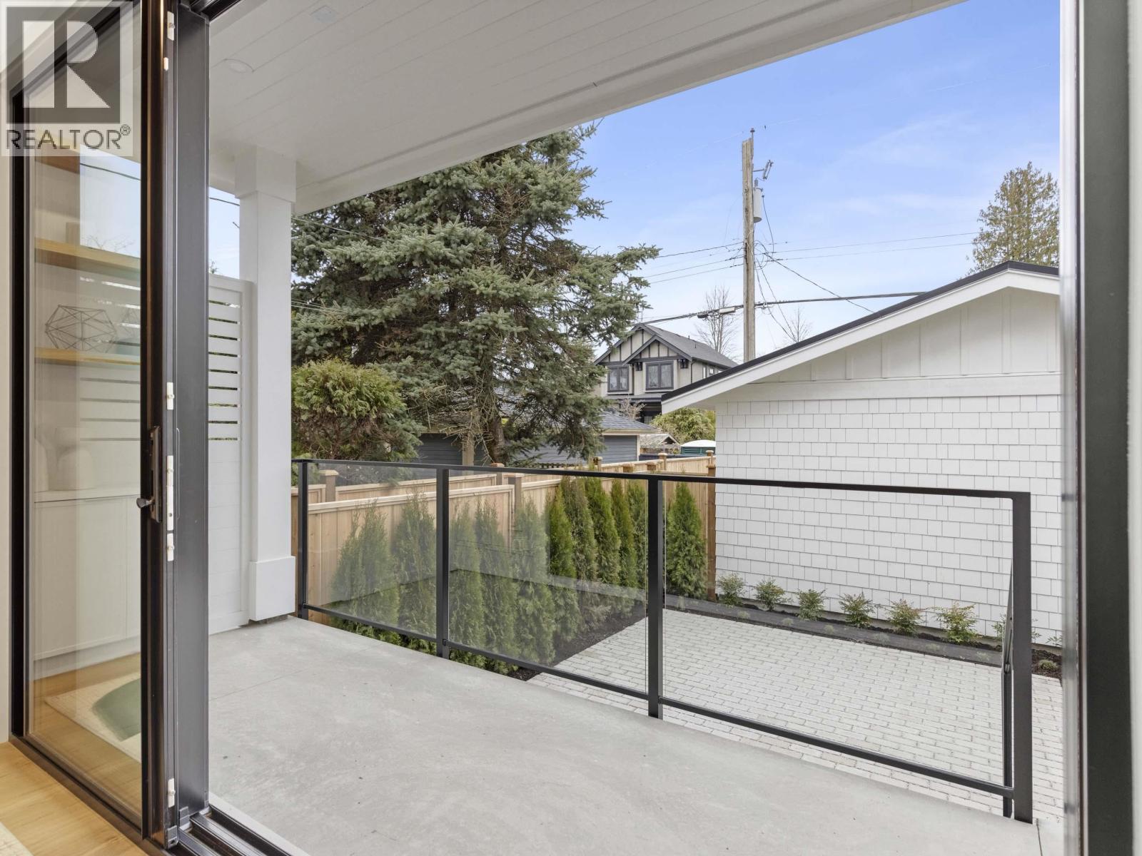 Listing Picture 29 of 33 : 2 3919 W 18TH AVENUE, Vancouver / 溫哥華 - 魯藝地產 Yvonne Lu Group - MLS Medallion Club Member