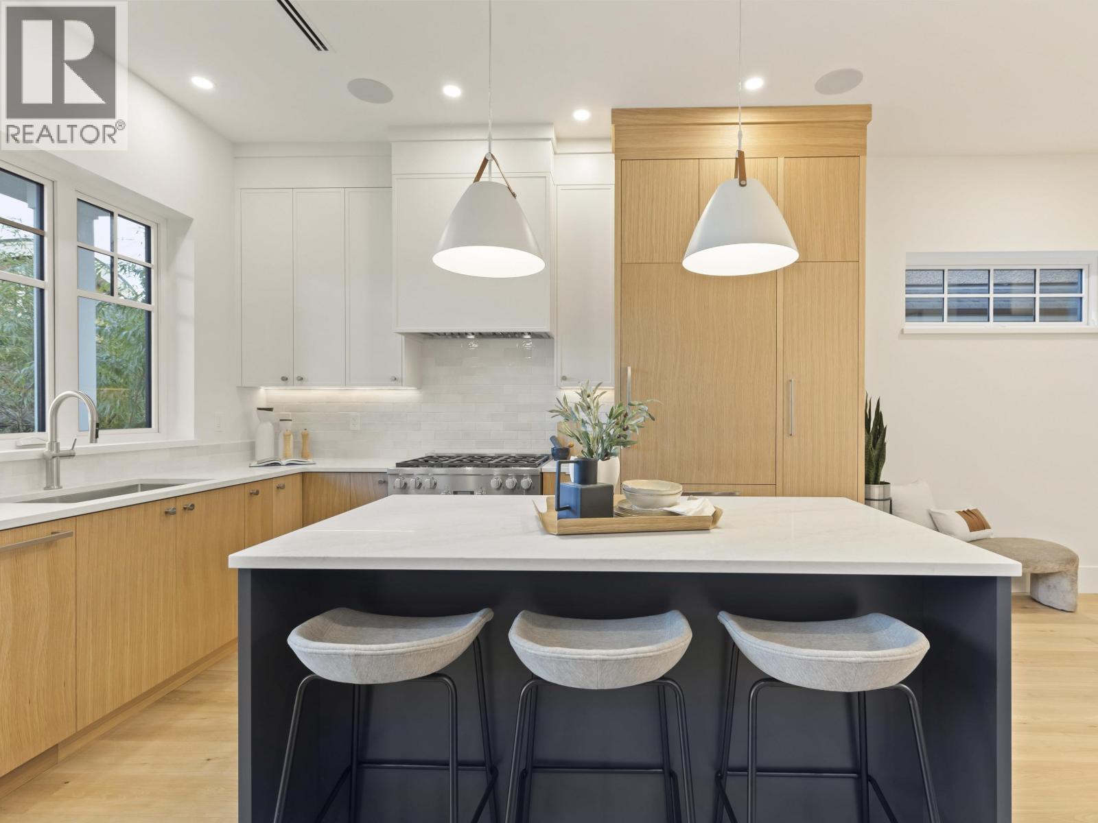 Listing Picture 8 of 33 : 2 3919 W 18TH AVENUE, Vancouver / 溫哥華 - 魯藝地產 Yvonne Lu Group - MLS Medallion Club Member