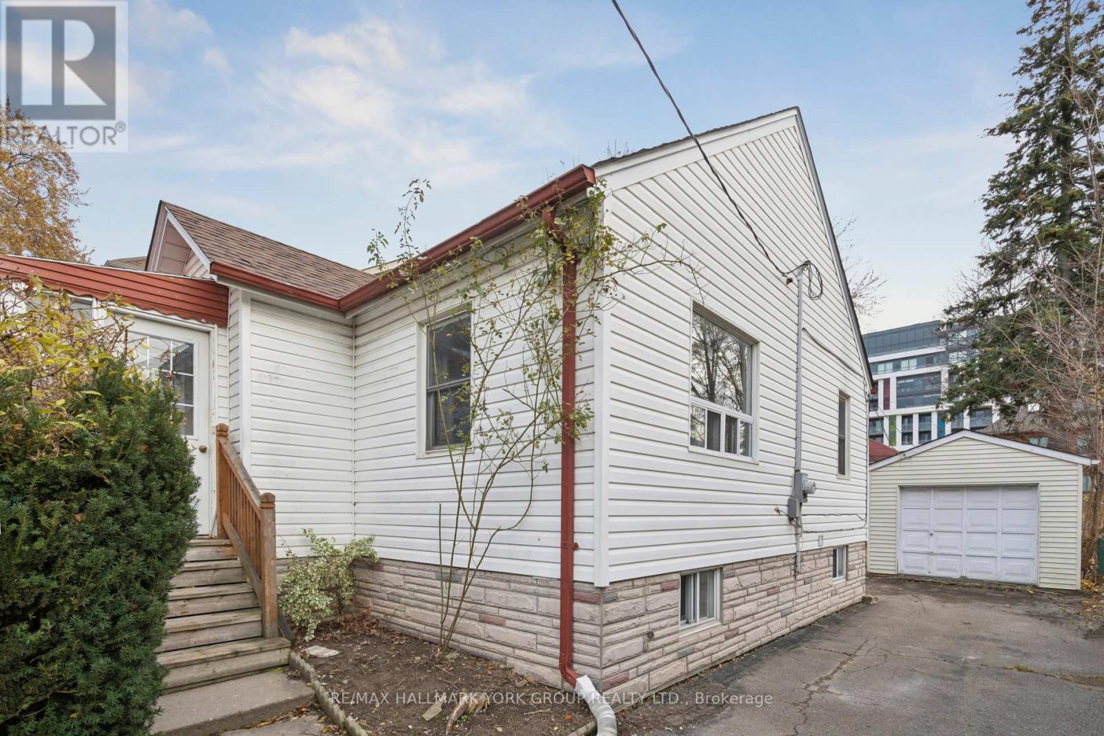 211 Maplehurst Avenue, Toronto, Ontario  M2N 3C3 - Photo 1 - C12813592