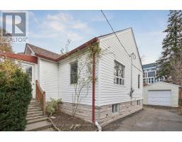 211 MAPLEHURST AVENUE, Toronto, Ontario