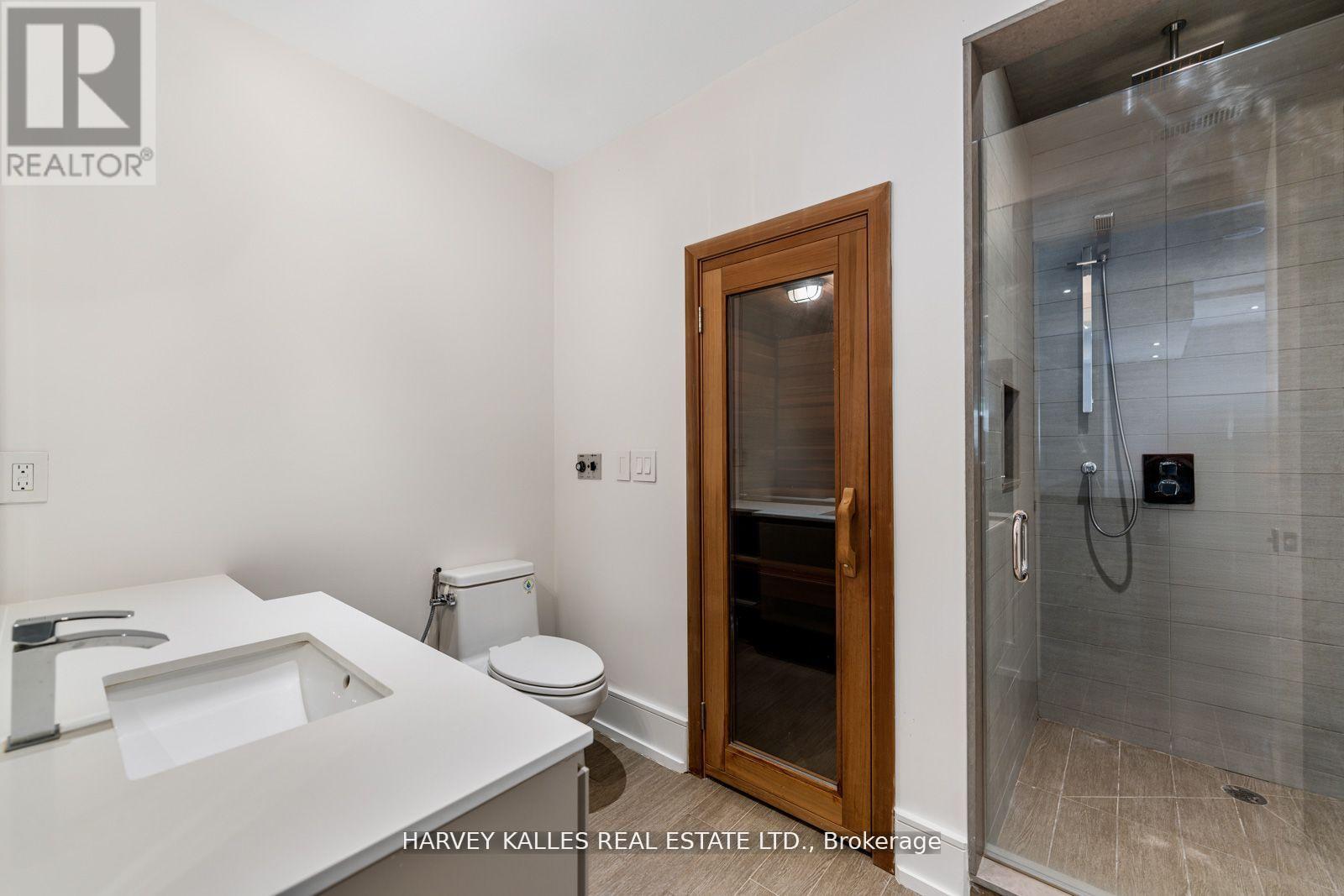 64 Centre Avenue, Toronto, Ontario  M2M 2L5 - Photo 33 - C12813636