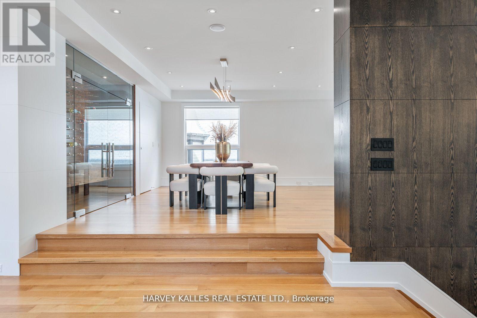 64 Centre Avenue, Toronto, Ontario  M2M 2L5 - Photo 5 - C12813636