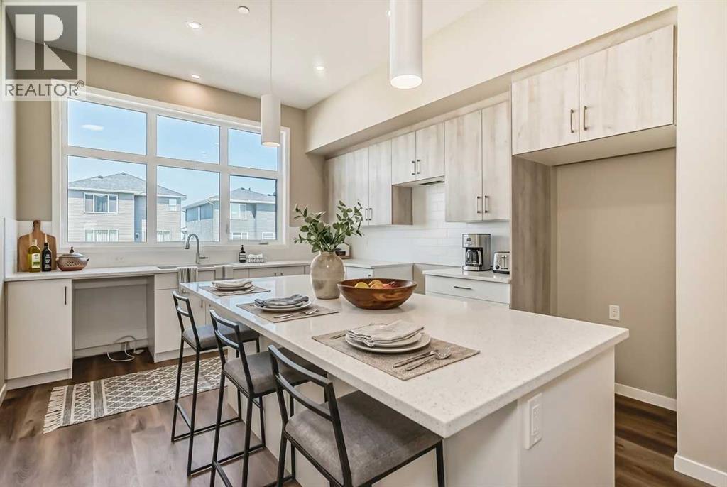 385 Hotchkiss Drive Se, Calgary, Alberta  T3S 0N1 - Photo 2 - A2282317