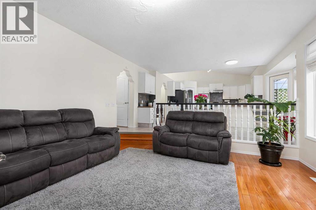 704 Woodside Drive, Airdrie, Alberta  T4B 2G9 - Photo 21 - A2284096