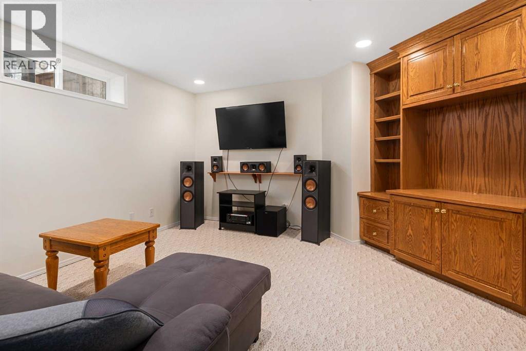 704 Woodside Drive, Airdrie, Alberta  T4B 2G9 - Photo 40 - A2284096