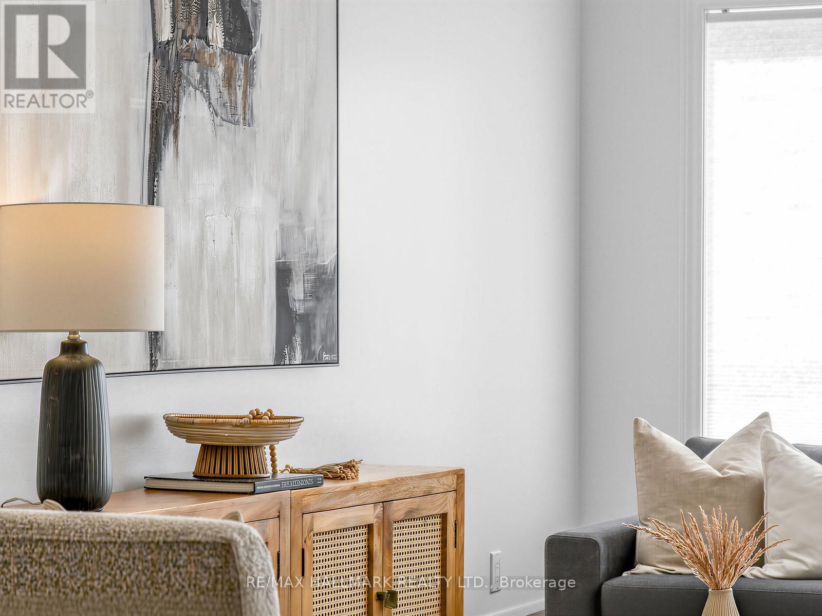 150 Gowan Avenue, Toronto, Ontario  M4J 2K6 - Photo 12 - E12813616