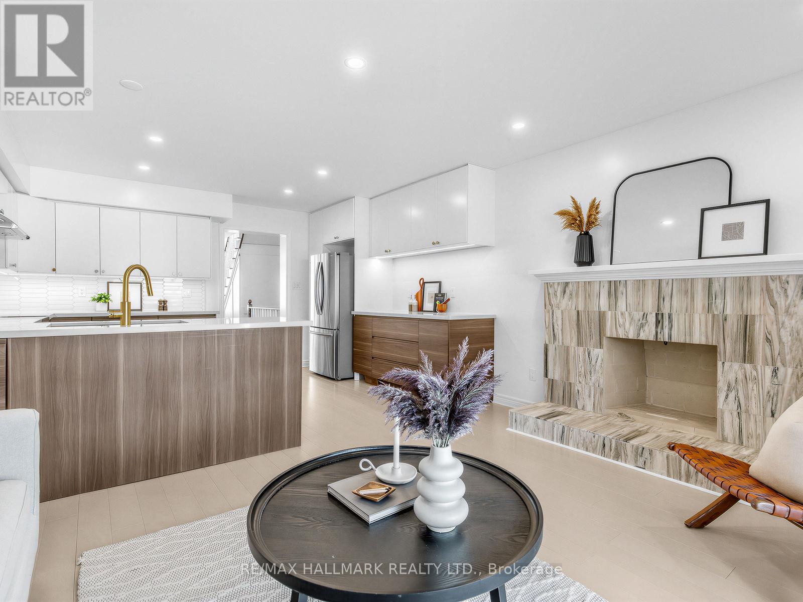 150 Gowan Avenue, Toronto, Ontario  M4J 2K6 - Photo 17 - E12813616