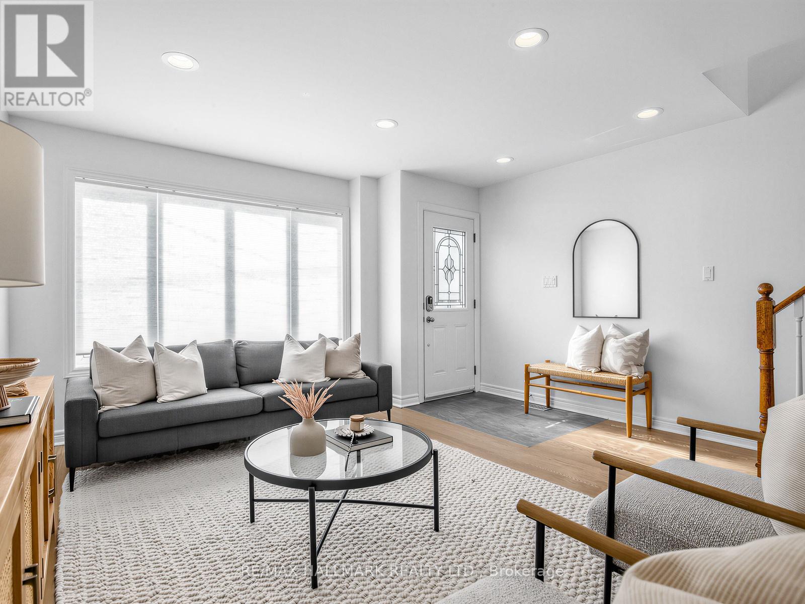 150 Gowan Avenue, Toronto, Ontario  M4J 2K6 - Photo 3 - E12813616