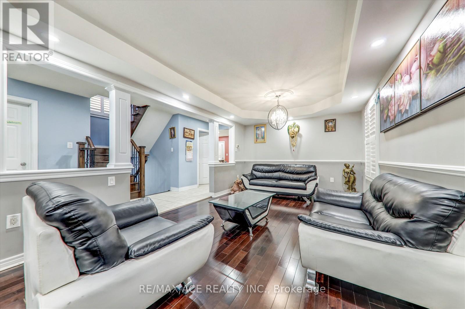 51 Stammers Drive, Ajax, Ontario  L1T 0L5 - Photo 10 - E12813640