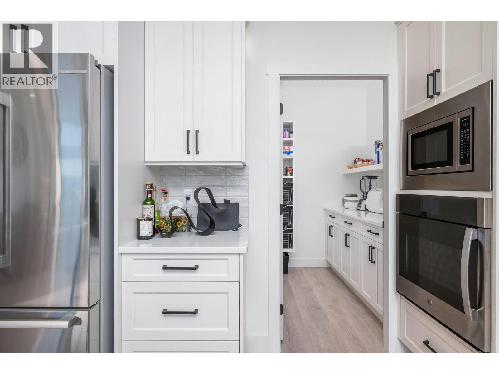 7735 Okanagan Hills Boulevard Unit# 6, Vernon, British Columbia  V1H 0A7 - Photo 7 - 10376080