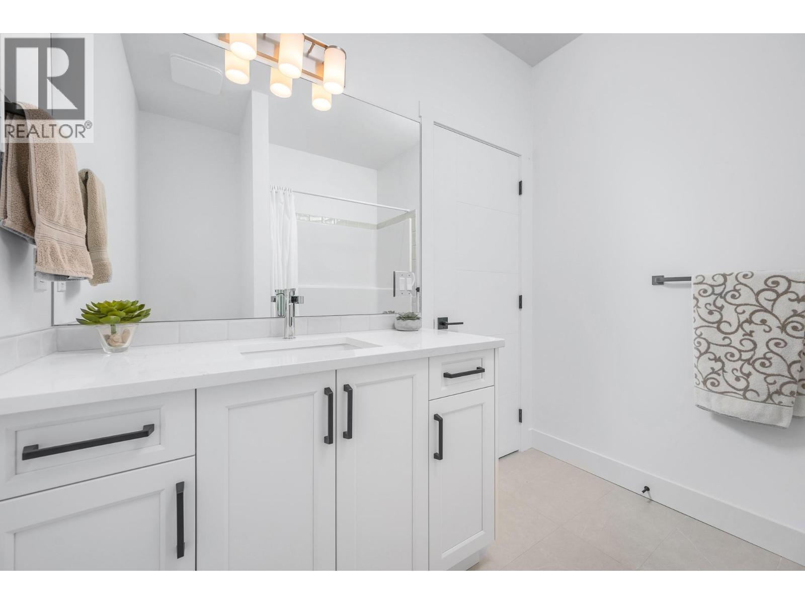 7735 Okanagan Hills Boulevard Unit# 6, Vernon, British Columbia  V1H 0A7 - Photo 31 - 10376080