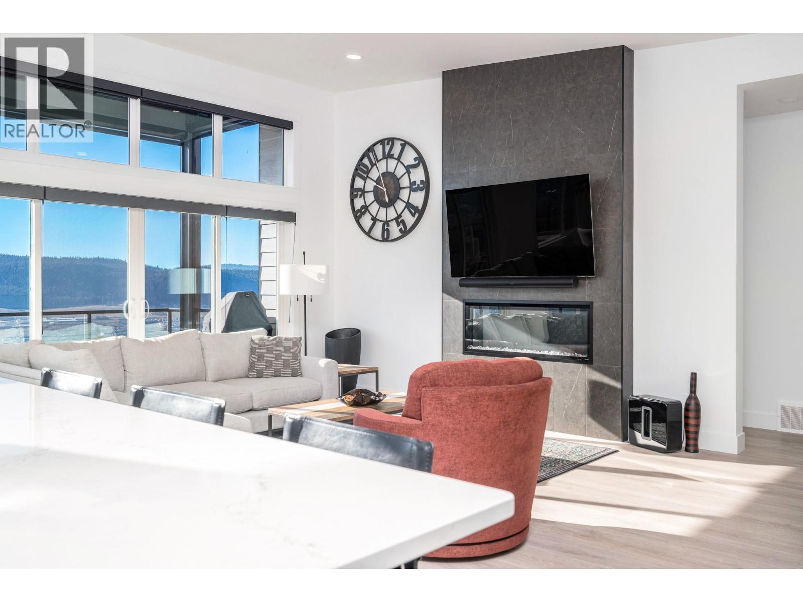 7735 Okanagan Hills Boulevard Unit# 6, Vernon, British Columbia  V1H 0A7 - Photo 9 - 10376080