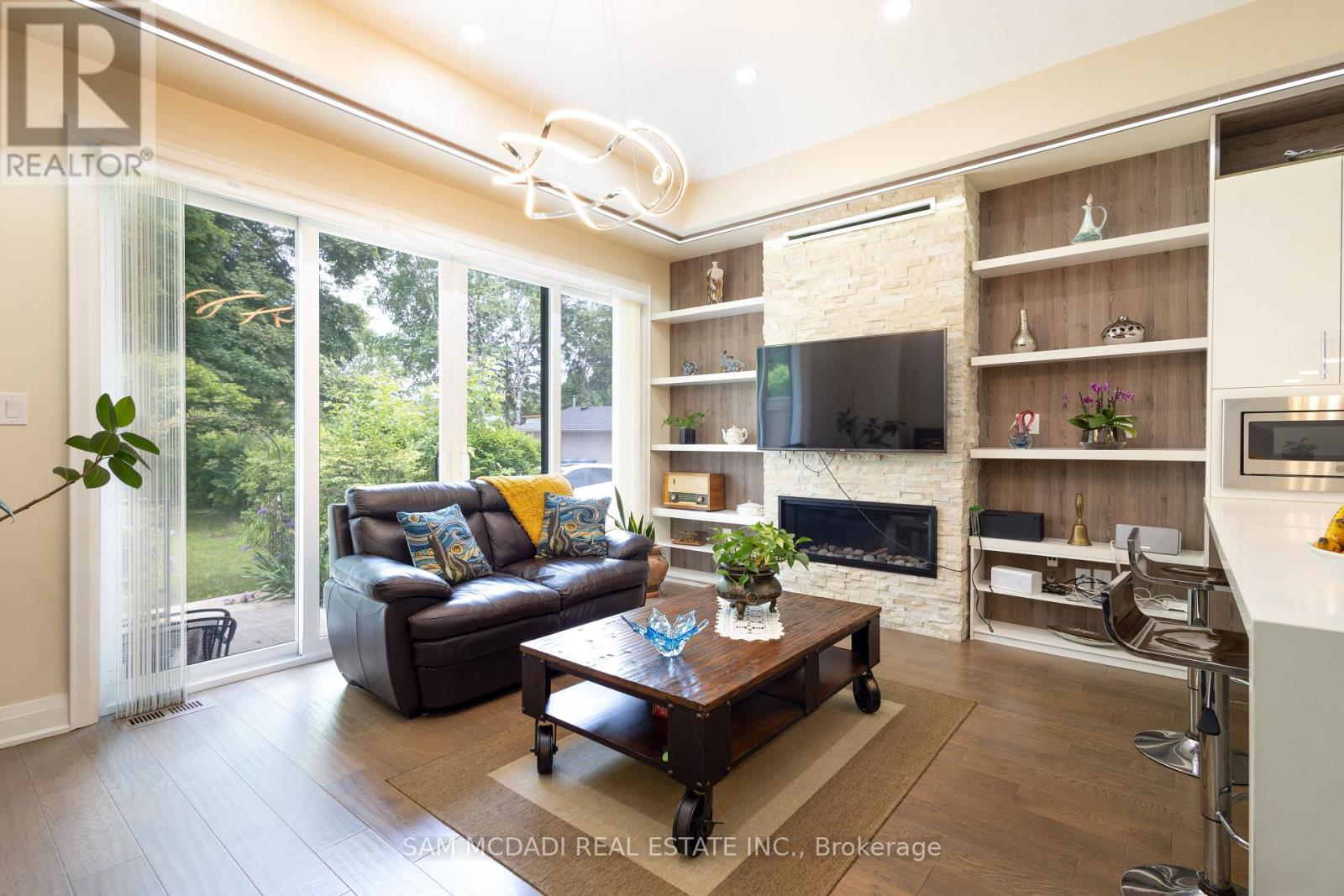 35a Broadview Avenue, Mississauga, Ontario  L5H 2S8 - Photo 8 - W12813610