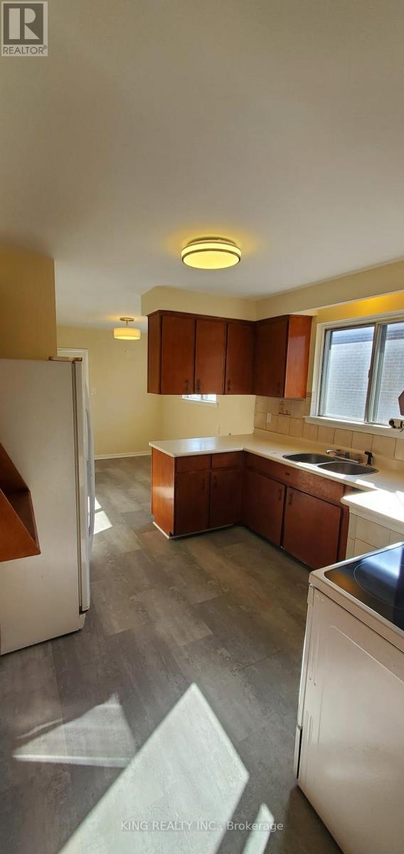 3403 Jolliffe Avenue, Mississauga, Ontario  L4T 1V6 - Photo 11 - W12813644