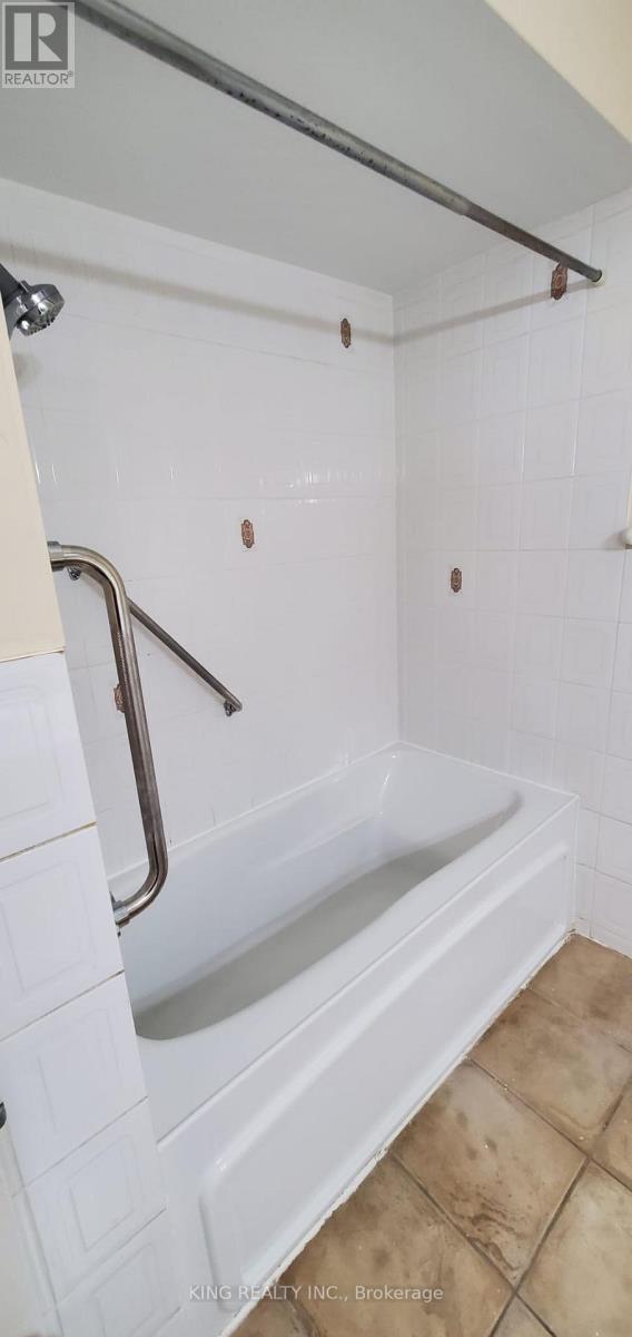 3403 Jolliffe Avenue, Mississauga, Ontario  L4T 1V6 - Photo 14 - W12813644