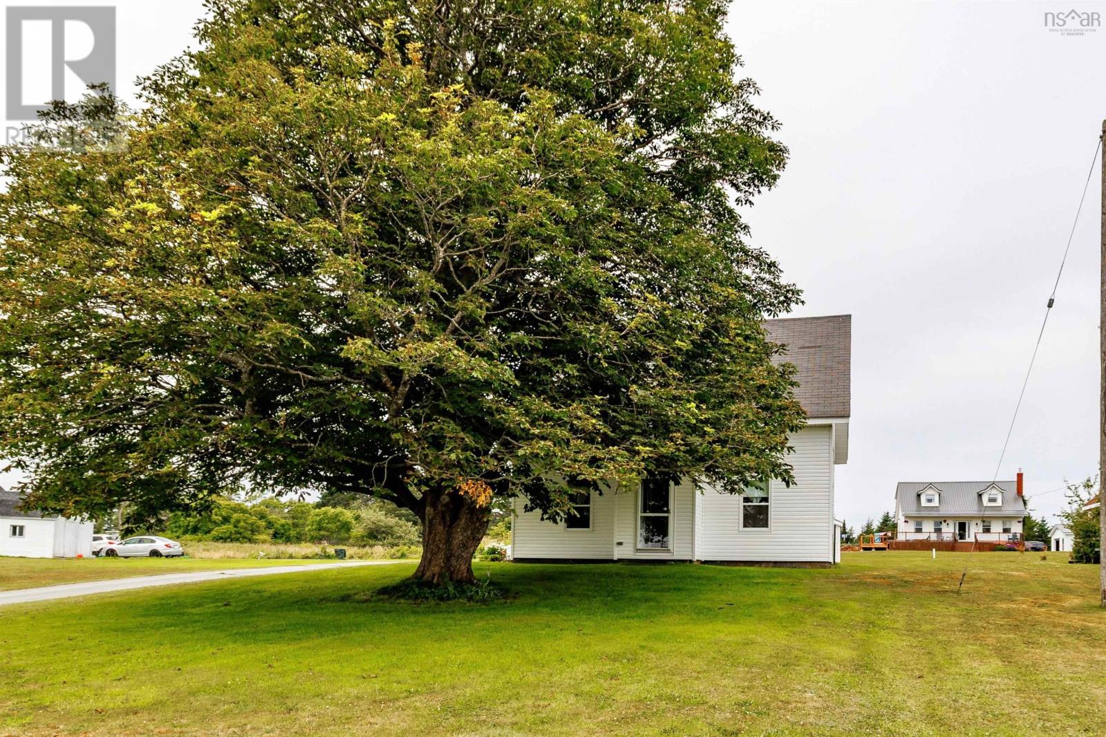 684 Highway 335 Highway, West Pubnico, Nova Scotia  B0W 3S0 - Photo 1 - 202519679