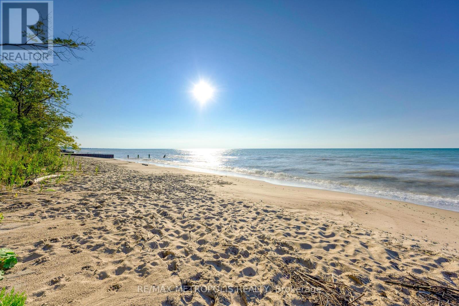 7023 Blue Coast Heights, Plympton-Wyoming, Ontario  N0N 1E0 - Photo 29 - X12813626