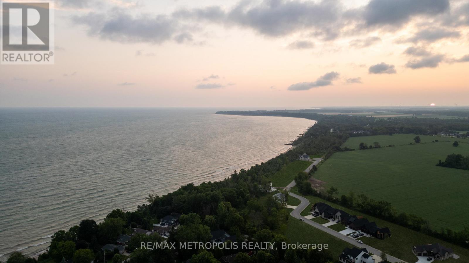 7023 Blue Coast Heights, Plympton-Wyoming, Ontario  N0N 1E0 - Photo 9 - X12813626